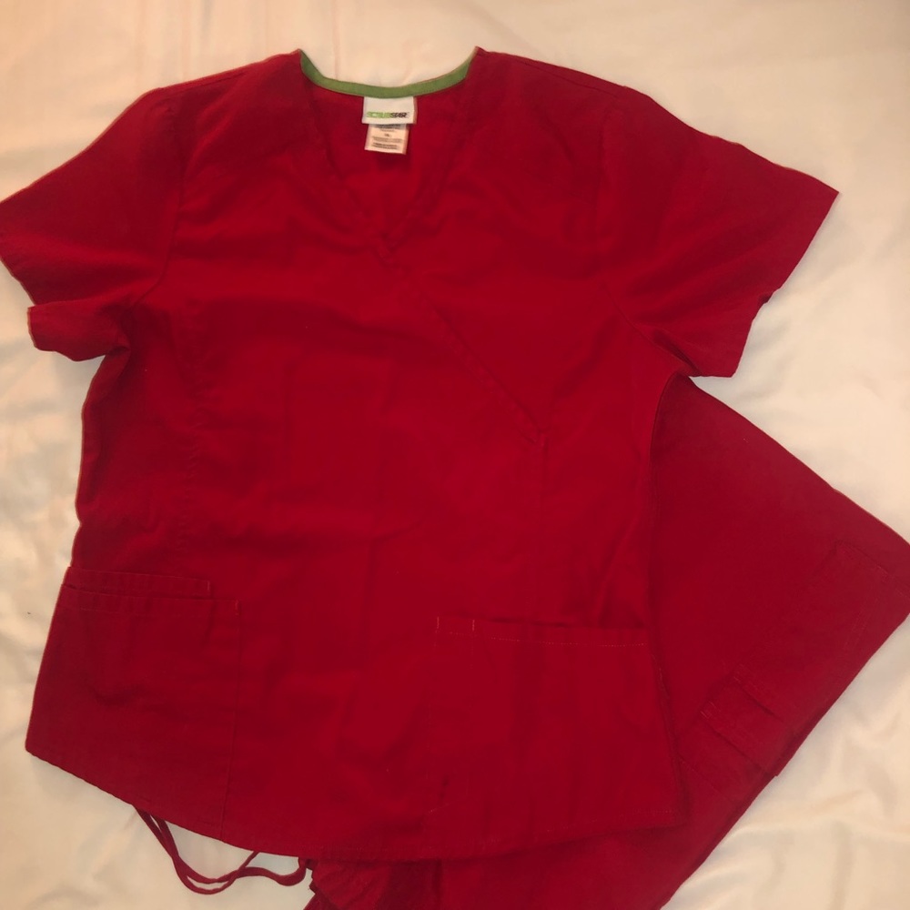 Scrub set